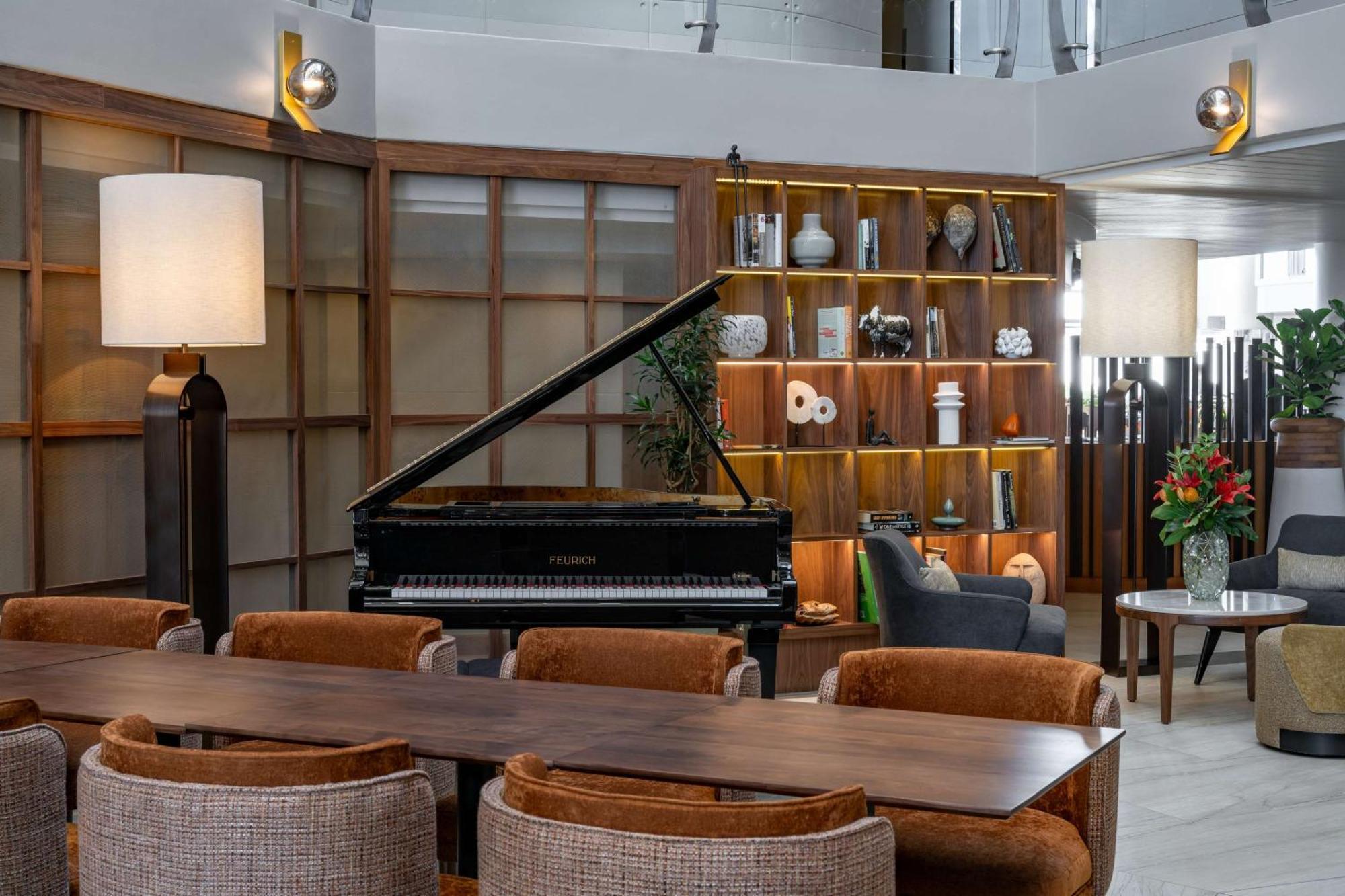 Radisson Collection Hotel, Waterfront Ciudad del Cabo Exterior foto The lounge at the airport
